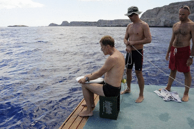 Skandalopetra diving